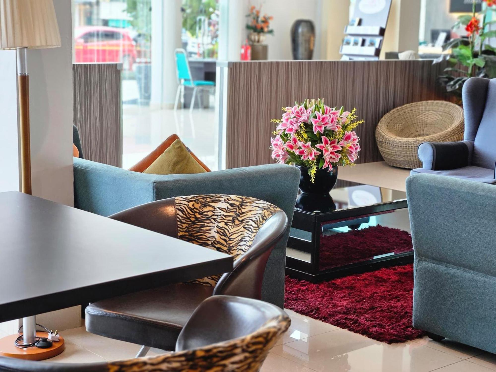 Go Lodge Hotel 关丹 外观 照片